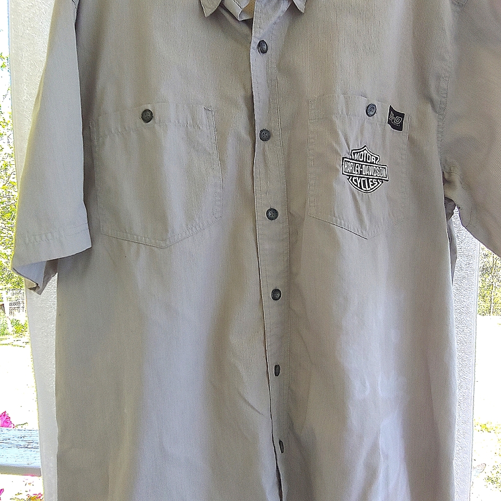 Harley Davidson XL. Grey button up shirt